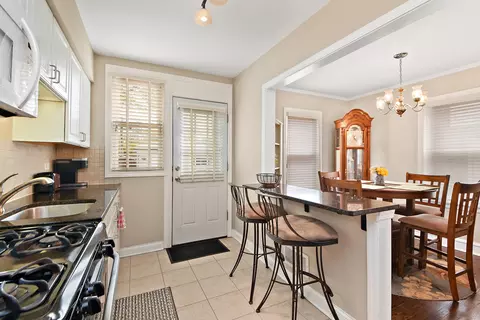 10923 S Artesian Ave, Chicago, IL 60655 photo 12