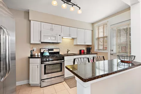 10923 S Artesian Ave, Chicago, IL 60655 photo 11