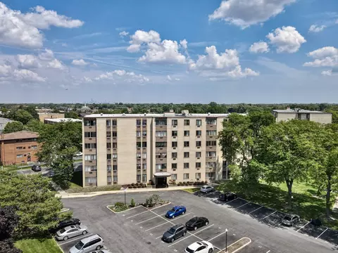 9725 S Karlov Ave #506, Oak Lawn, IL 60453