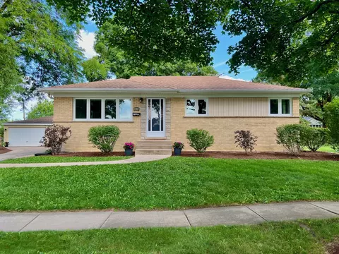 1707 Verde Ct, Mount Prospect, IL 60056