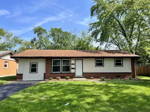 3304 Woodworth Pl, Hazel Crest, IL 60429
