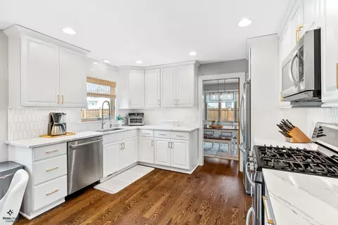 834 Faith Ln, Bartlett, IL 60103 photo 4