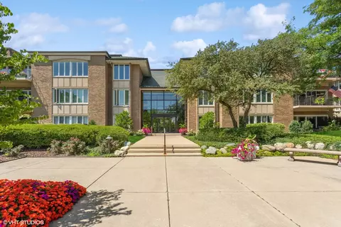 1 Oak Brook Club Dr #A112, Oak Brook, IL 60523