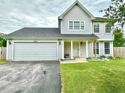 1905 Scott Cir, Carpentersville, IL 60110