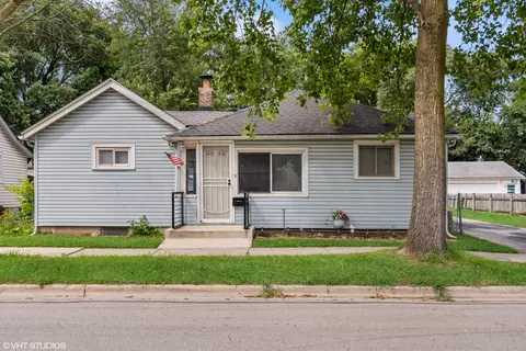 588 North Ave, Aurora, IL 60505