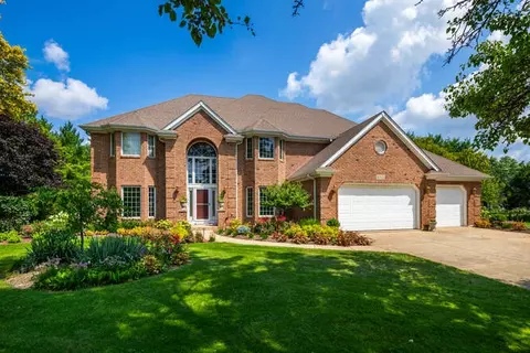 10521 Royal Porthcawl Dr, Naperville, IL 60564