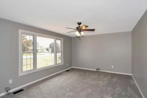521 Meadows Rd S, Bourbonnais, IL 60914 photo 3
