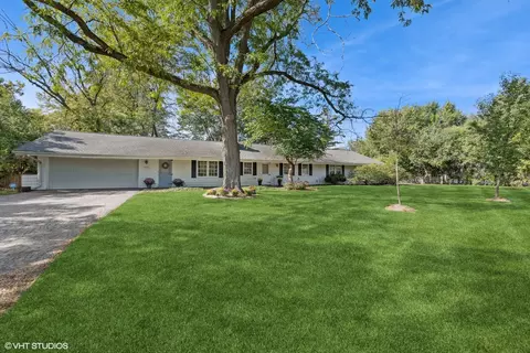 1820 Highland Ter, Glenview, IL 60025