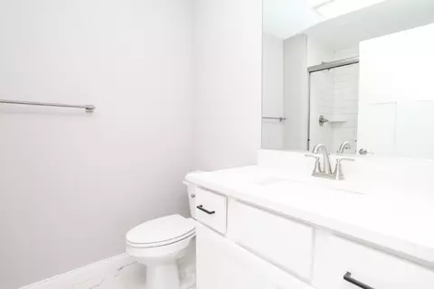 Bath - 511 Wild Turkey Ln, Normal, IL 61761 photo 3 of 4