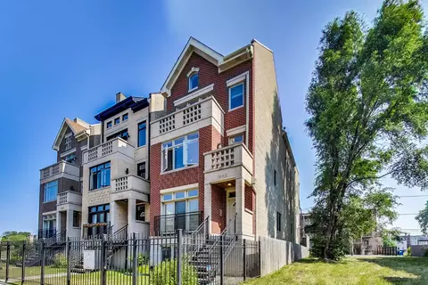 1445 E 65th Pl #2, Chicago, IL 60637