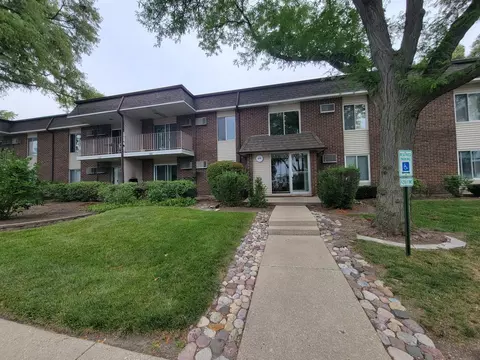 974 Thornton Ln #208, Buffalo Grove, IL 60089