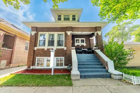 2302 Elmwood Ave, Berwyn, IL 60402