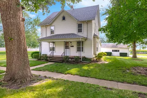 31 Maple St, Saunemin, IL 61769