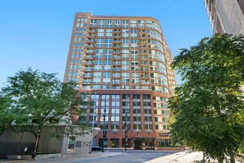 600 N Kingsbury St #1211, Chicago, IL 60654