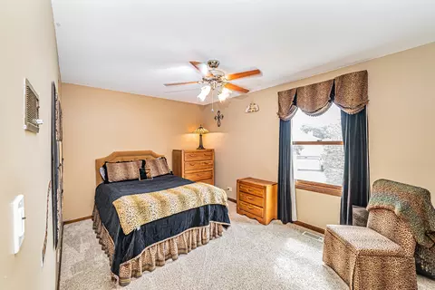 6483 Cape Cod Ct, Lisle, IL 60532 photo 17