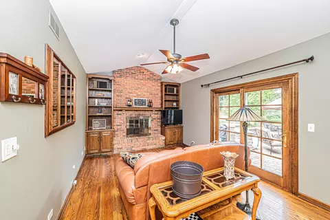 6483 Cape Cod Ct, Lisle, IL 60532 photo 10