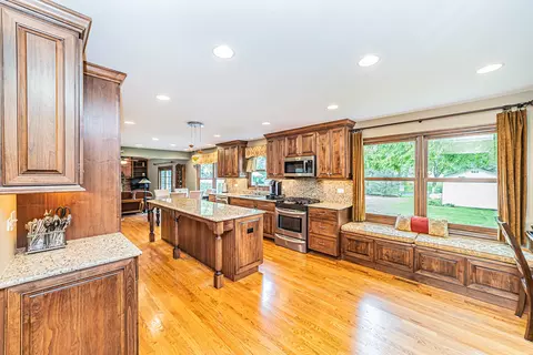 6483 Cape Cod Ct, Lisle, IL 60532 photo 6
