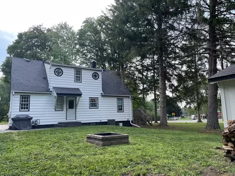2422 Sterling Dr, Mchenry, IL 60050 photo 3