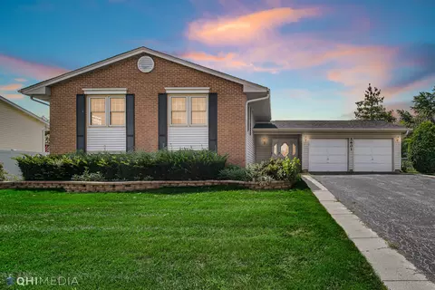 1601 Von Braun Trl, Elk Grove Village, IL 60007