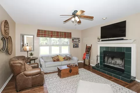 780 Par Dr, Algonquin, IL 60102 photo 19