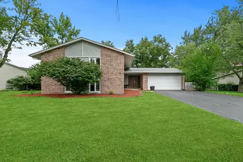 220 Hampshire Ln, Bolingbrook, IL 60440