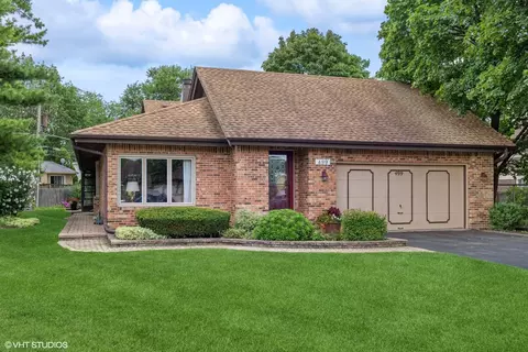 499 Waikiki Dr, Des Plaines, IL 60016