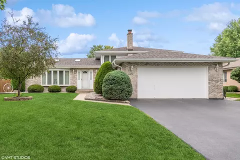 16451 Winding Creek Rd, Plainfield, IL 60586