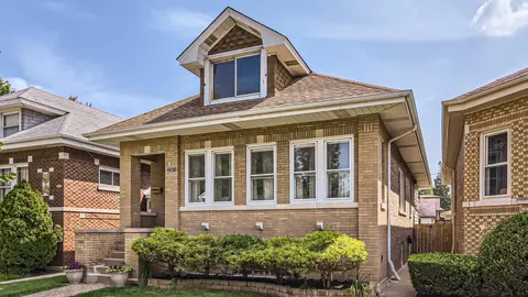 4451 N Major Ave, Chicago, IL 60630