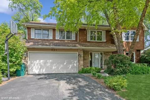 921 Pine Grove Ave, Gurnee, IL 60031