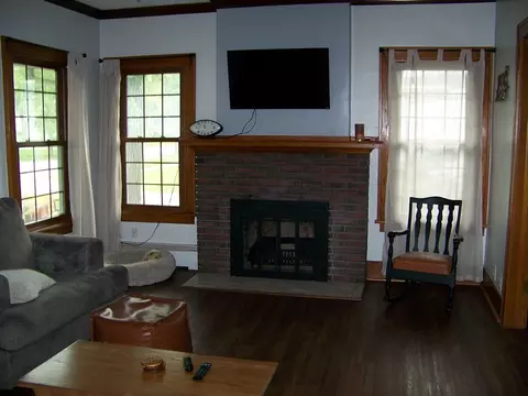 214 W John St, Forrest, IL 61741 photo 4