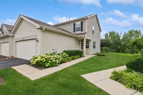 627 W Kristina Ln, Round Lake, IL 60073