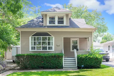 230 N Addison Rd, Villa Park, IL 60181