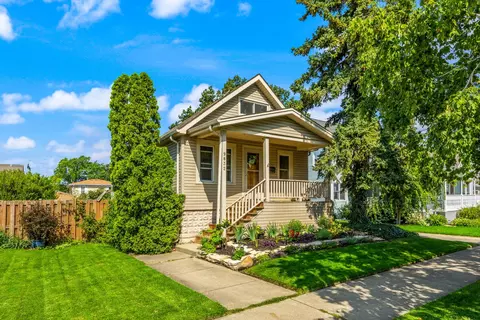 9832 S Homan Ave, Evergreen Park, IL 60805