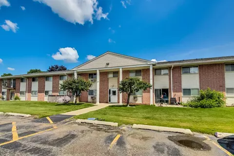685 E Fullerton Ave #204, Glendale Heights, IL 60139