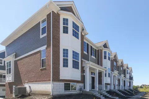 9271 Harlowe Ln, Orland Park, IL 60462
