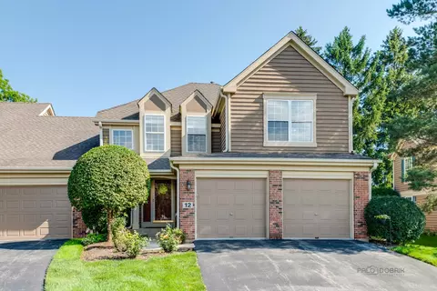 12 Provincetown Ct, Lincolnshire, IL 60069