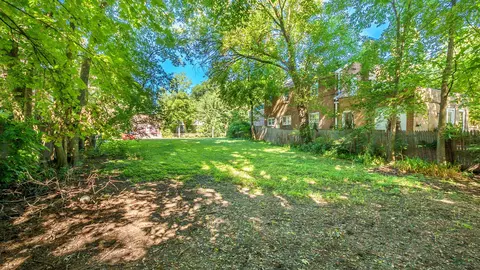 2041 Hawthorne Ln, Evanston, IL 60201