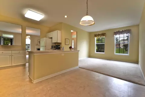 600 Howard Ave #600, East Dundee, IL 60118 photo 8
