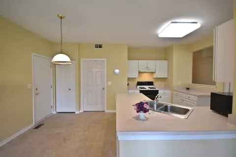 600 Howard Ave #600, East Dundee, IL 60118 photo 7