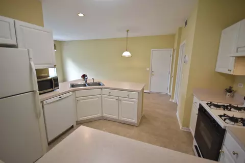 600 Howard Ave #600, East Dundee, IL 60118 photo 12