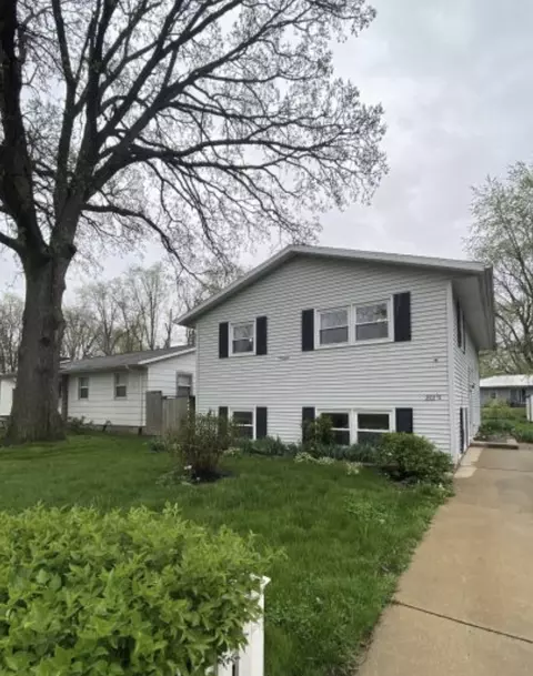 212 12 S Coolidge St, Normal, IL 61761