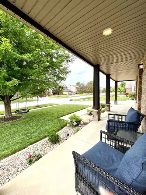 2816 Powell Dr, Bloomington, IL 61704 photo 3
