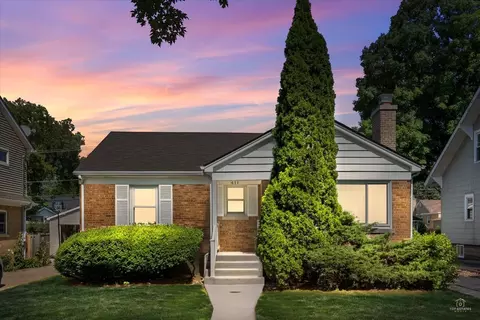 411 S Vail Ave, Arlington Heights, IL 60005