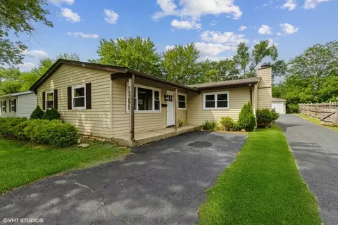 36658 N Beverly Ave N, Gurnee, IL 60031