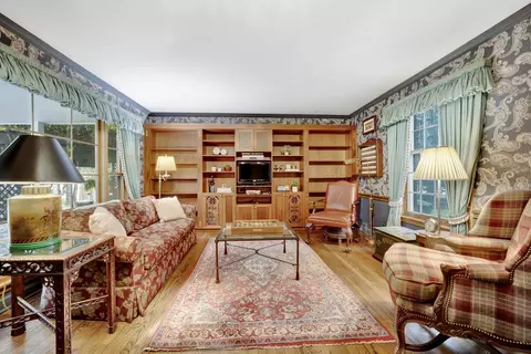 106 Michaux Rd, Riverside, IL 60546 photo 4