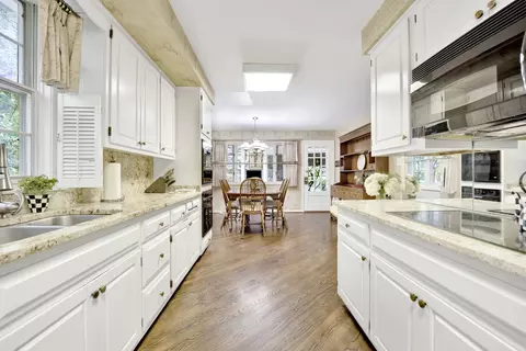 106 Michaux Rd, Riverside, IL 60546 photo 14