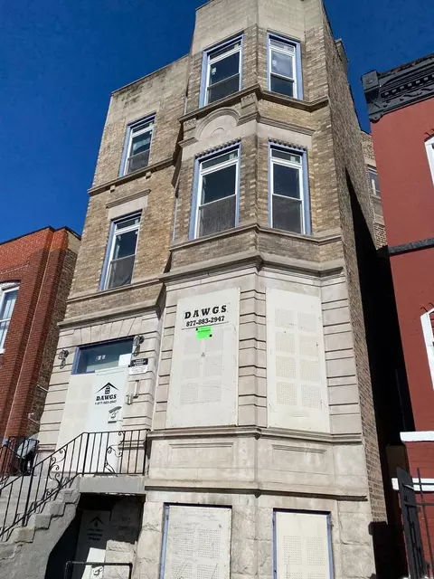 3328 W Congress Pkwy, Chicago, IL 60624