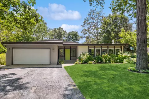 1894 York Ln, Highland Park, IL 60035