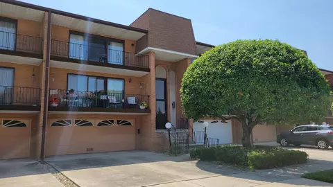 4025 W 93rd Pl #2E, Oak Lawn, IL 60453