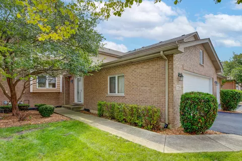 7719 Richardson Ln, Tinley Park, IL 60487